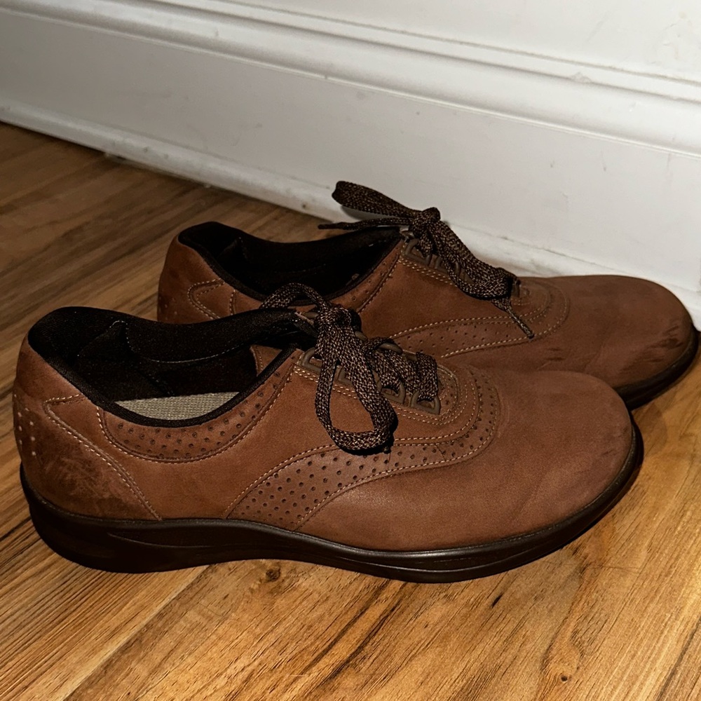 SAS Ladies “Walk Easy” Leather Shoes